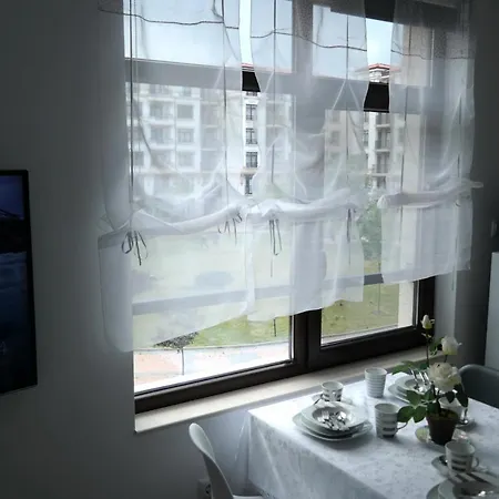 Aivazovsky Park Anchialos H14 *