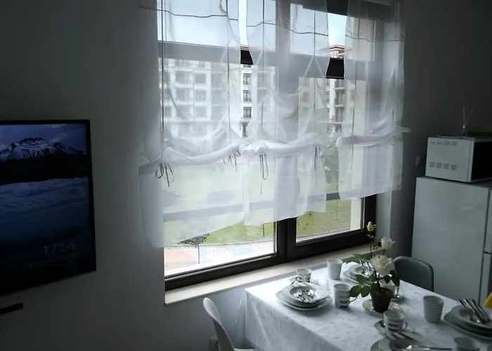 Aivazovsky Park Anchialos H14 *